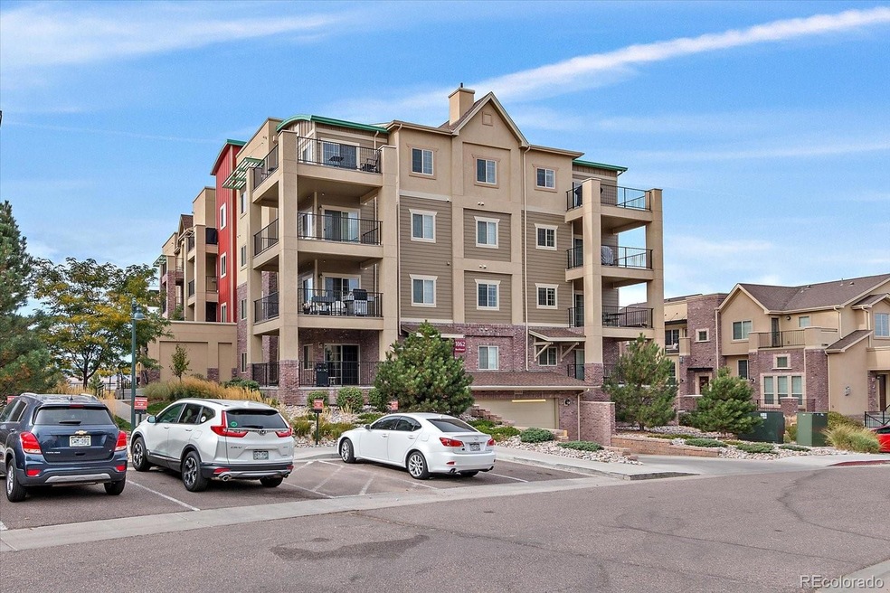 1062 Rockhurst Dr unit 204, Highlands Ranch, CO 80129 - photo 1