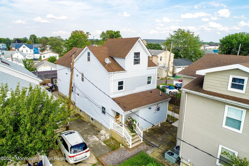 17B 1/2 Thomas St, South River, NJ 08882 - photo 1