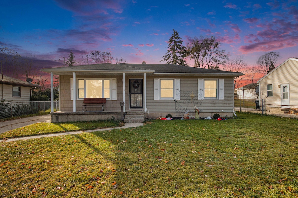 1620 Royal Oak St SW, Wyoming, MI 49519 - photo 1