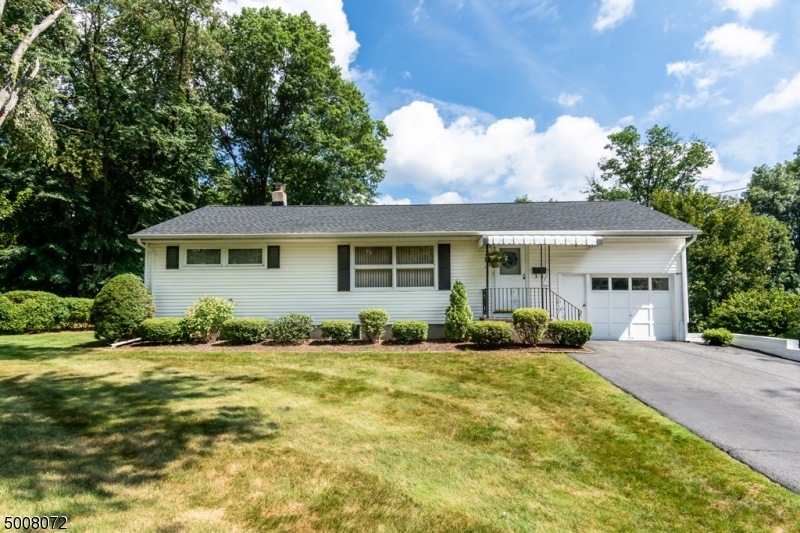 19 Springview Dr, Parsippany, NJ 07054 - photo 1