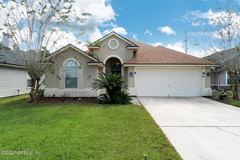 1932 Lake Forest Ln