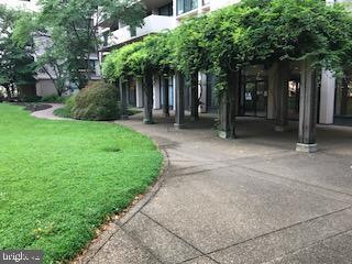 Hyde Park Condominium unit 713, Arlington, VA 22203 - photo 1