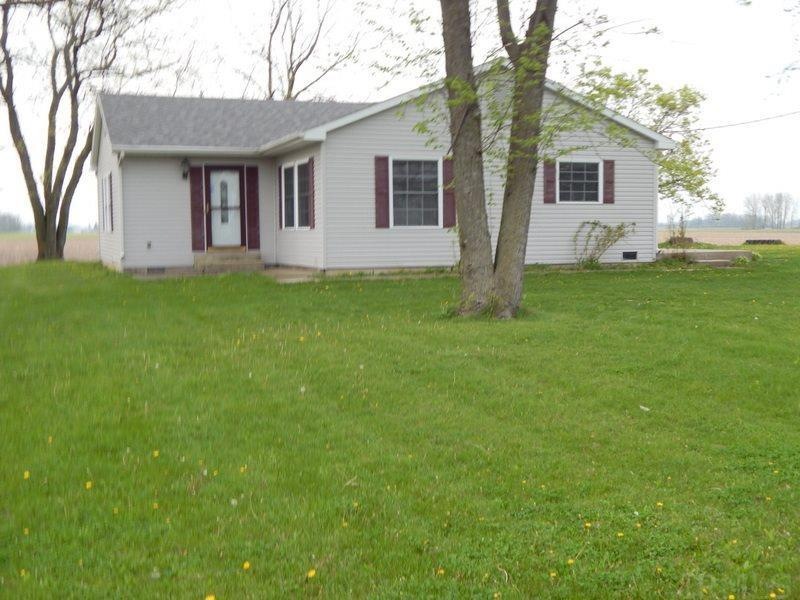 8215 S 250 E, Keystone, IN 46759 - photo 1