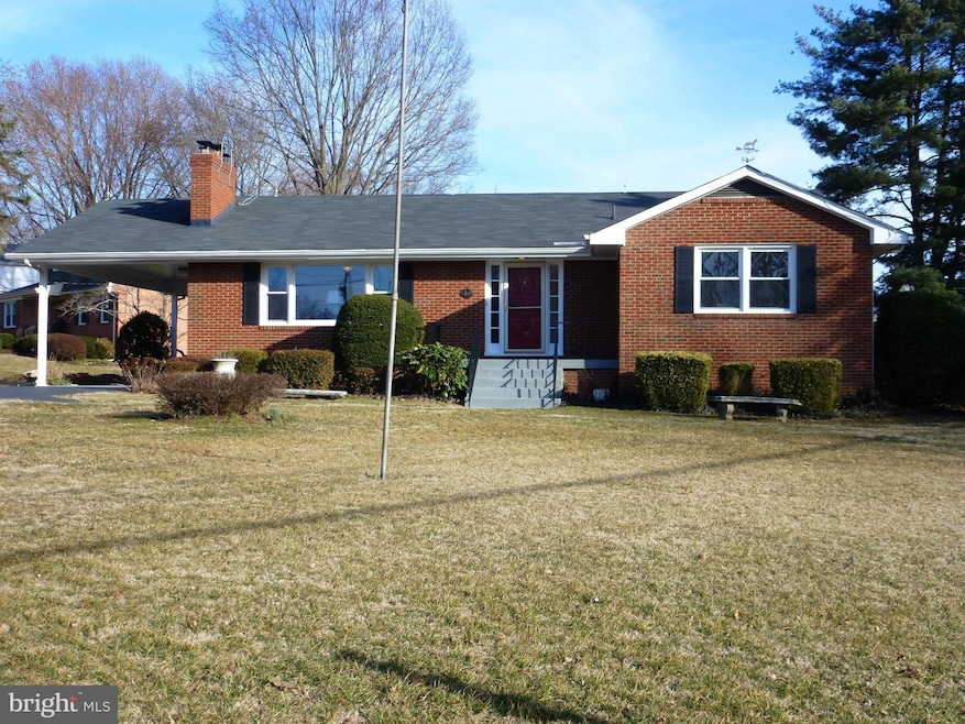 8003 Hillcrest Dr, Manassas, VA 20111 - photo 1