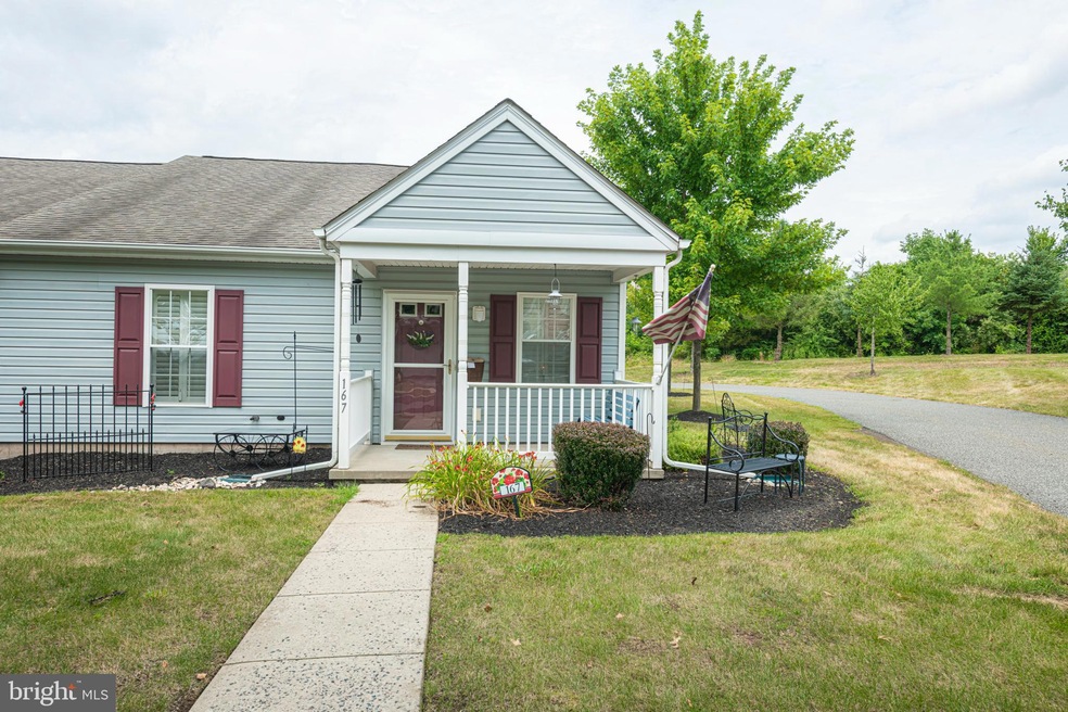 167 W Harmony Dr unit 32, Pottstown, PA 19464 - photo 1