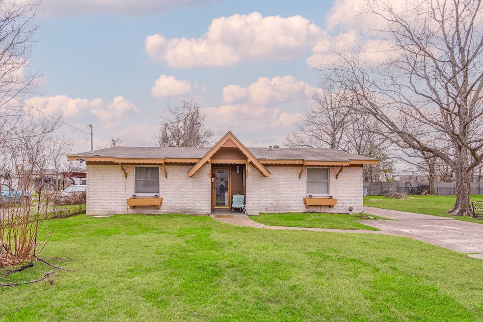 2120 Trenton Rd, Houston, TX 77093 - photo 1