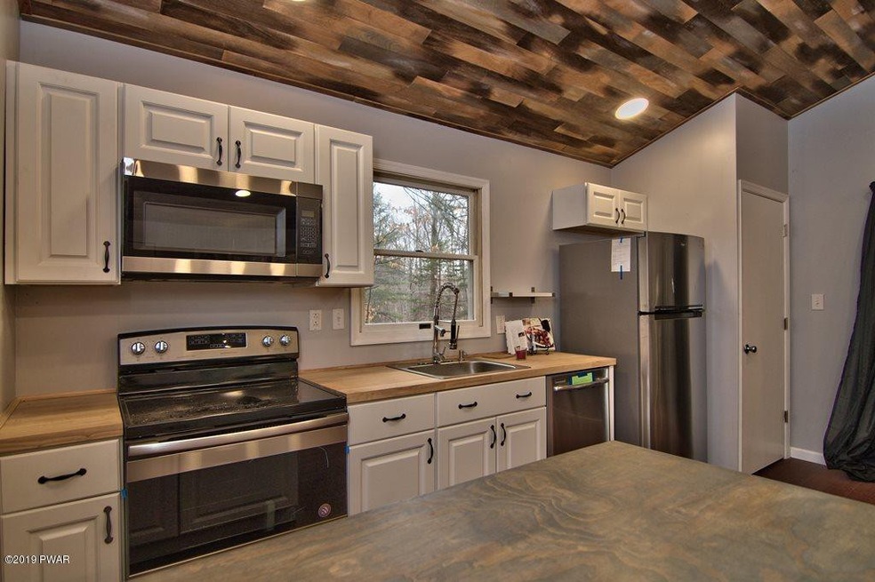 157 Underwood Ln, Hamlin, PA 18427 - photo 1