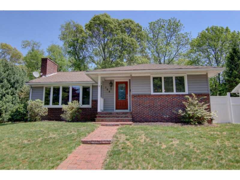 166 Glen Hills Dr, Cranston, RI 02920 - photo 1