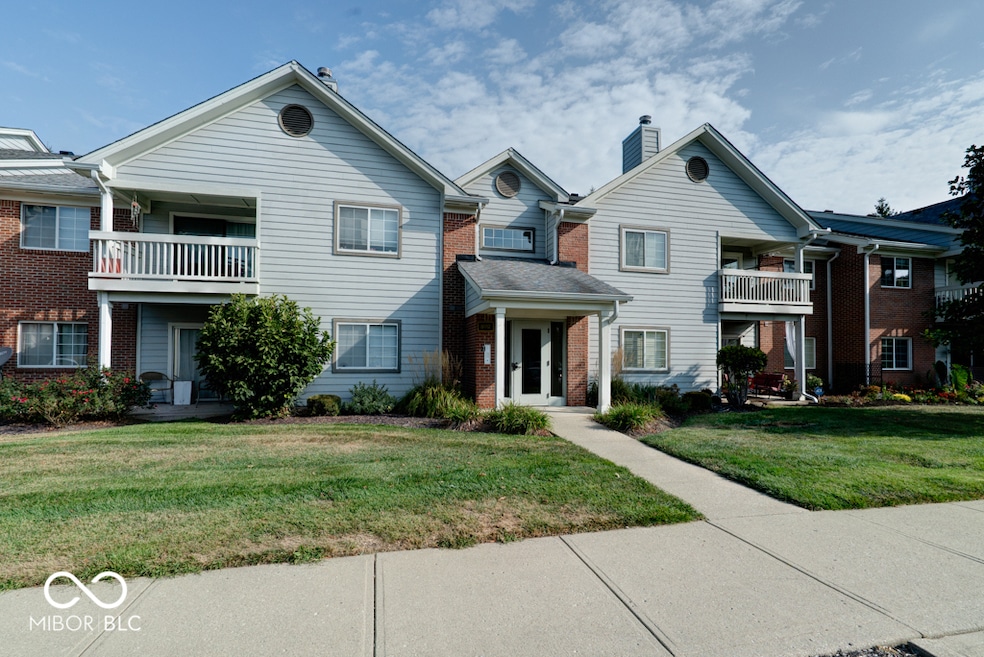 8112 Glenwillow Ln unit 102, Indianapolis, IN 46278 - photo 1