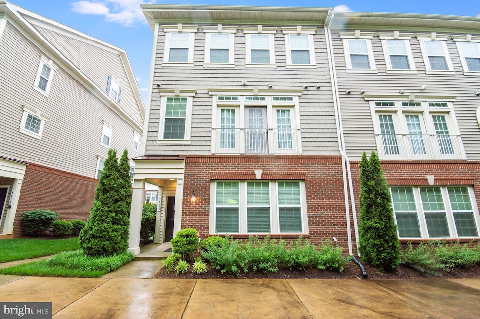 Under Contract $472,000