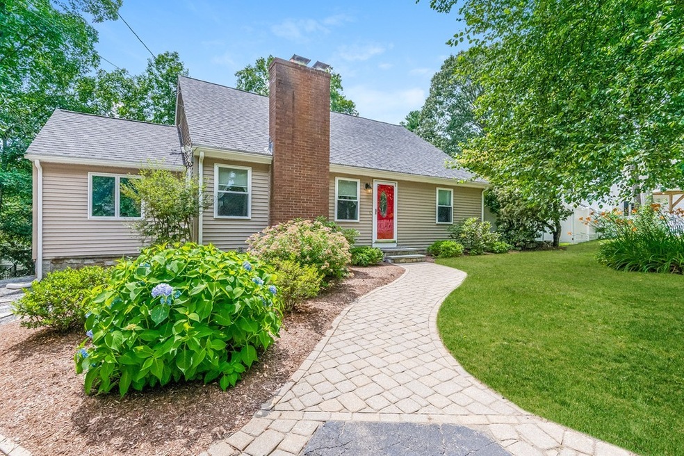 7 Edgewood Rd, Southborough, MA 01772 - photo 1