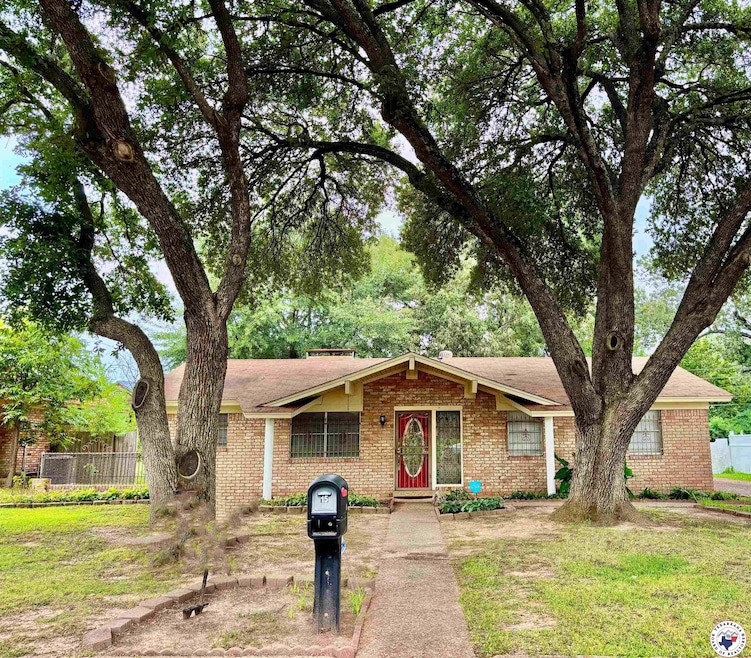 15 N Hermitage Dr, Texarkana, AR 71854 - photo 1