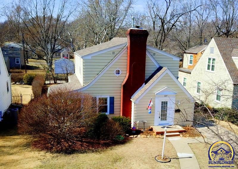 1527 SW Randolph Ave, Topeka, KS 66604 - photo 1