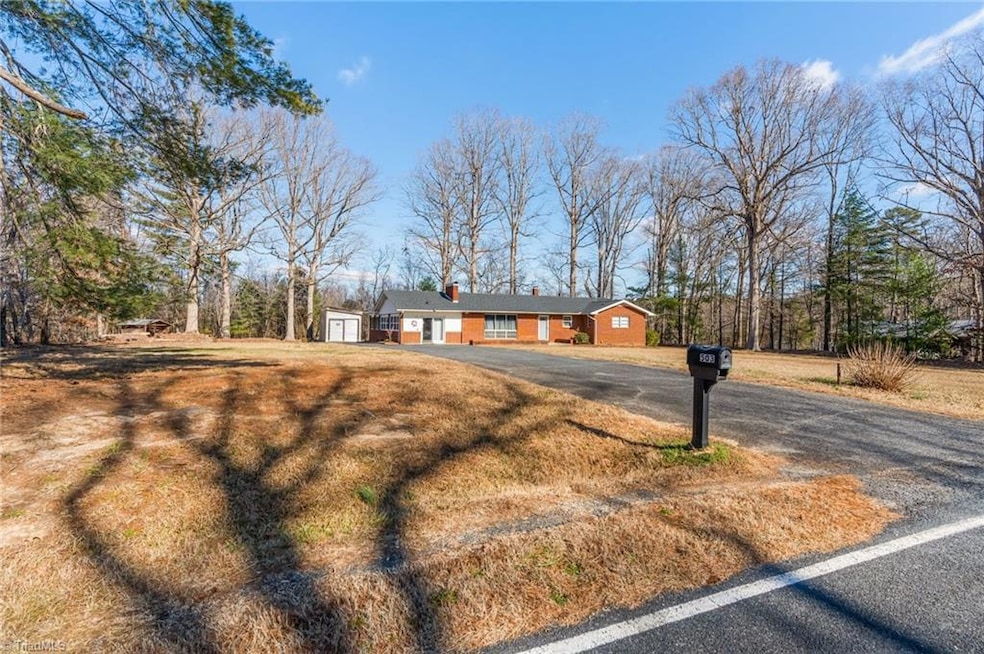 503 Oak View Ln, Asheboro, NC 27205 - photo 1