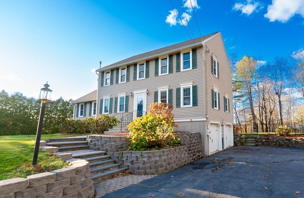 14 Redcoat Dr, Hampstead, NH 03841 - photo 1