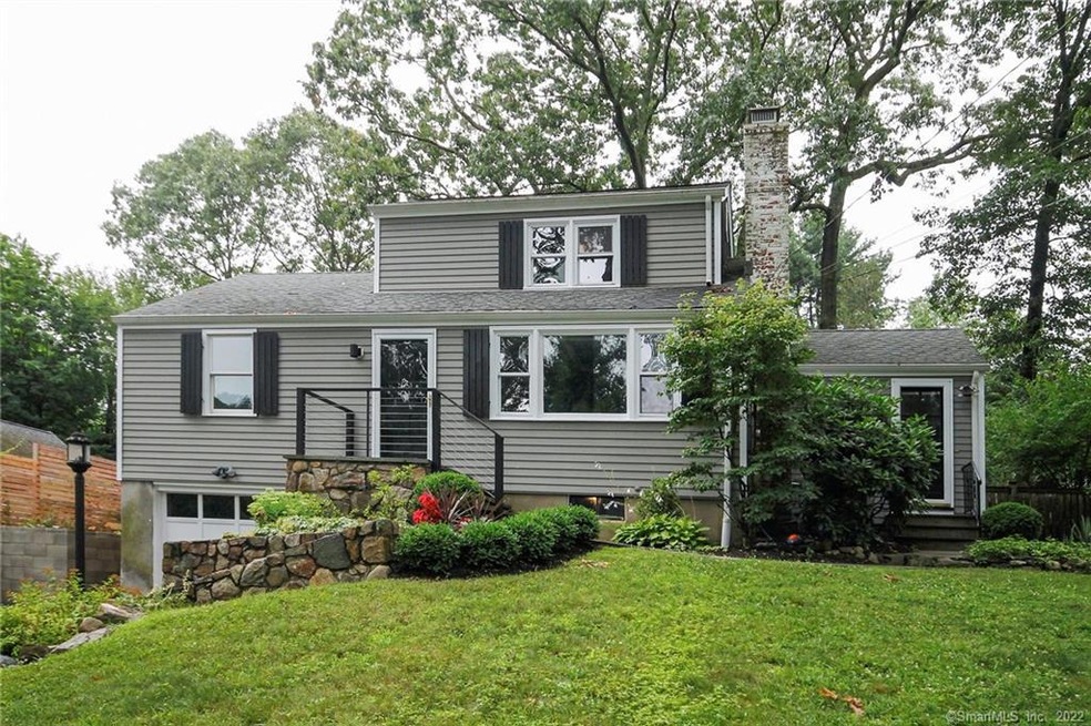 4 Possum Ln, Norwalk, CT 06854 - photo 1