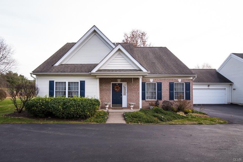 4783 Steeplechase Dr unit 9B, Macungie, PA 18062 - photo 1