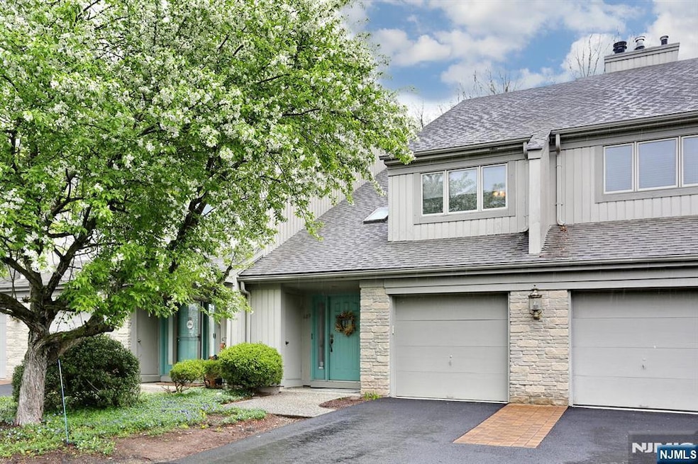 609 Glasmere Rd, Mahwah, NJ 07430 - photo 1