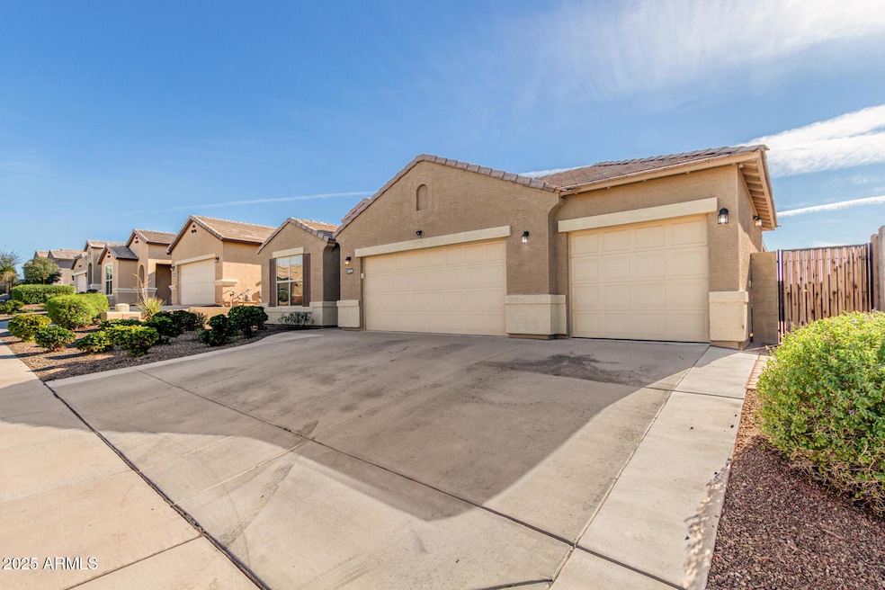 10749 W Swayback Pass, Peoria, AZ 85383 - photo 1