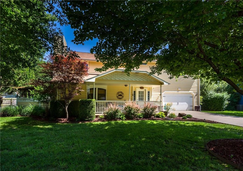 708 E Buchanan St, Prairie Grove, AR 72753 - photo 1