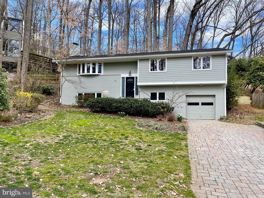 6362 Burton Cir, Falls Church, VA 22041 - photo 1