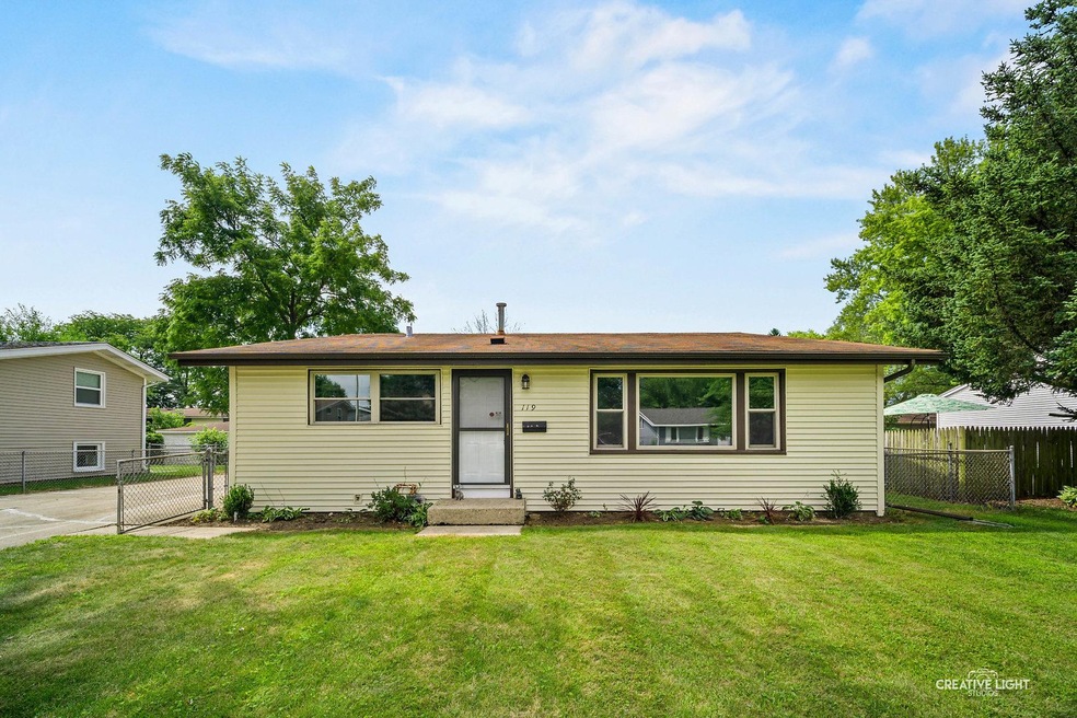 119 Siesta Rd, Carpentersville, IL 60110 - photo 1