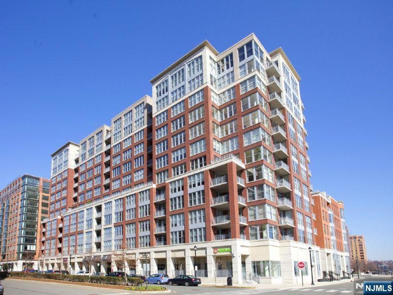 1125 Maxwell Place unit 624, Hoboken, NJ 07030 - photo 1