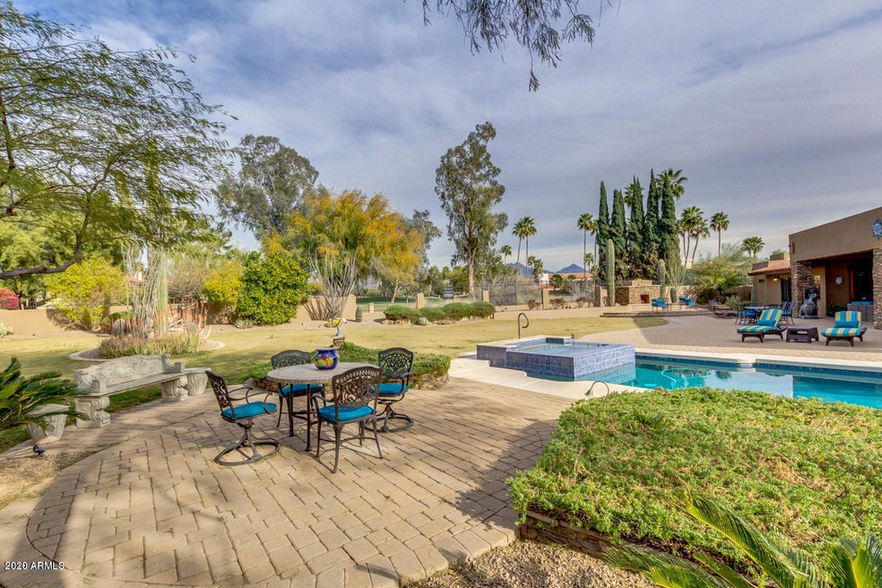Expansive yard