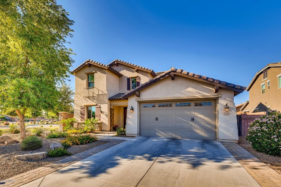 2520 E Coconino Way - Exterior Front