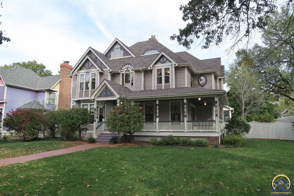 338 SW Greenwood Ave, Topeka, KS 66606 - photo 1