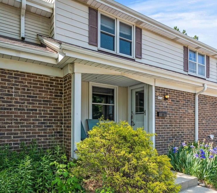 6214 W College Ave, Greendale-b