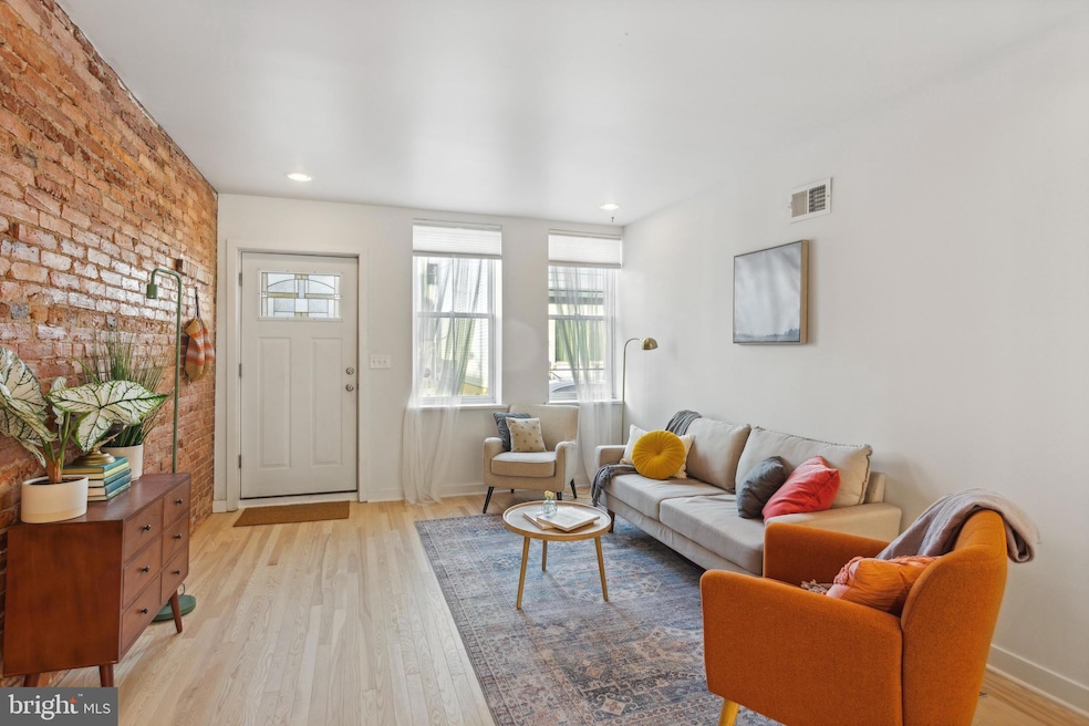 2060 Fernon St, Philadelphia, PA 19145 - photo 1