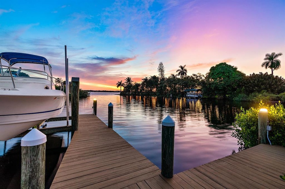 2660 NW Collins Cove Rd-51