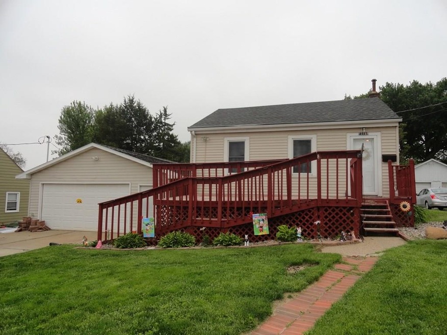 3227 SW 8th St, Des Moines, IA 50315 - photo 1