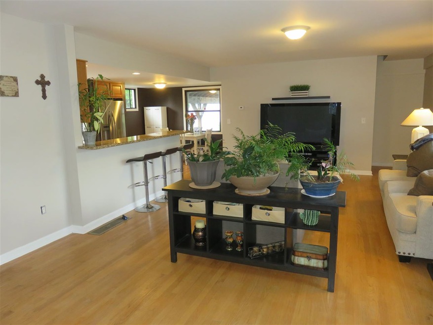 157 E Dunstable Rd, Nashua, NH 03062 - photo 1