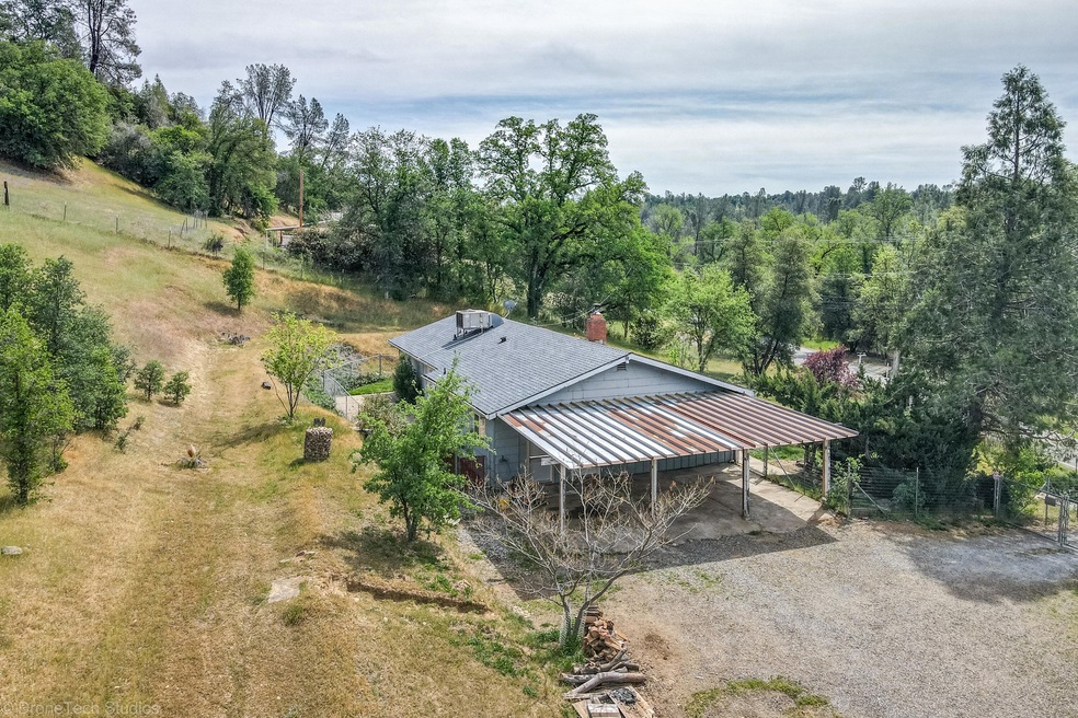 520 Branstetter Ln, Redding, CA 96001 - photo 1