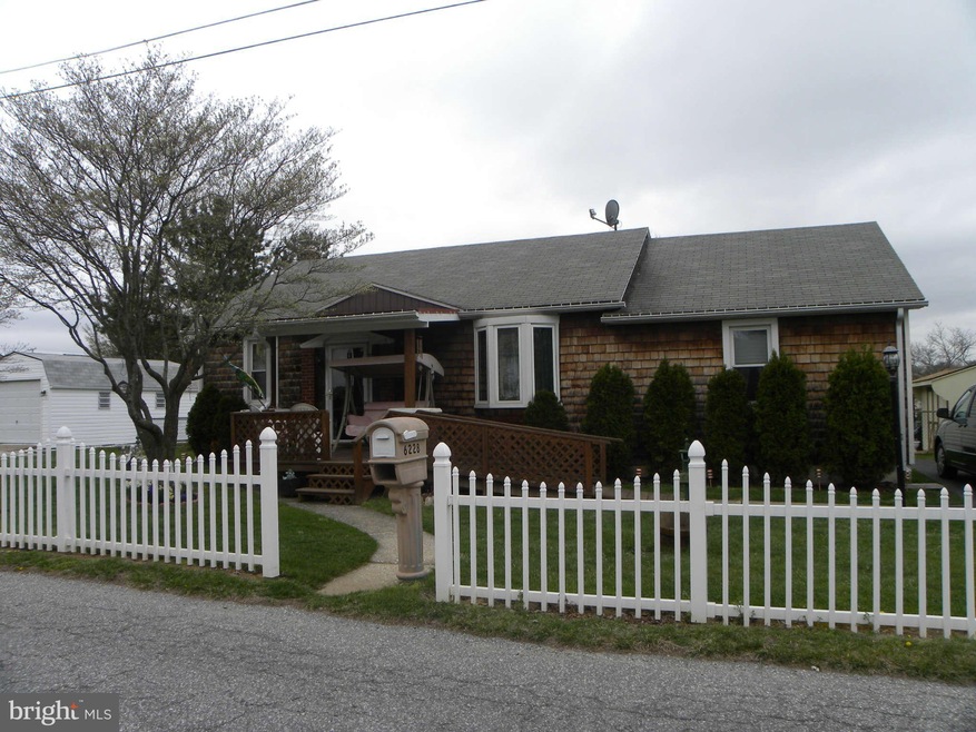 6228 Walnut Ave, Sykesville, MD 21784 - photo 1