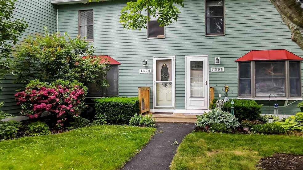 1305 Piscassic St, Newmarket, NH 03857 - photo 1