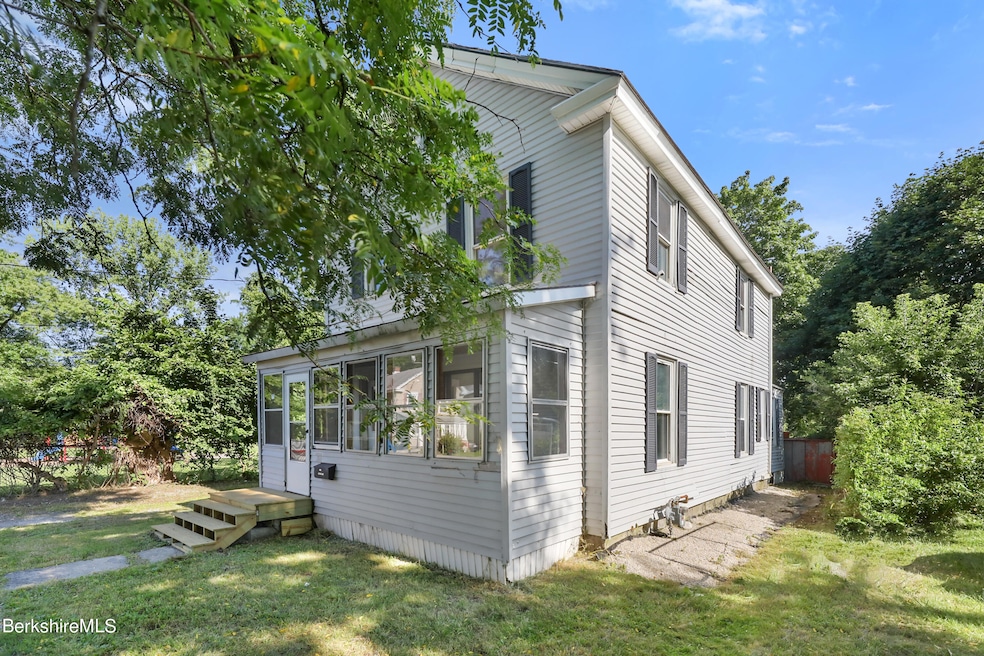 132 Danforth Ave, Pittsfield, MA 01201 - photo 1