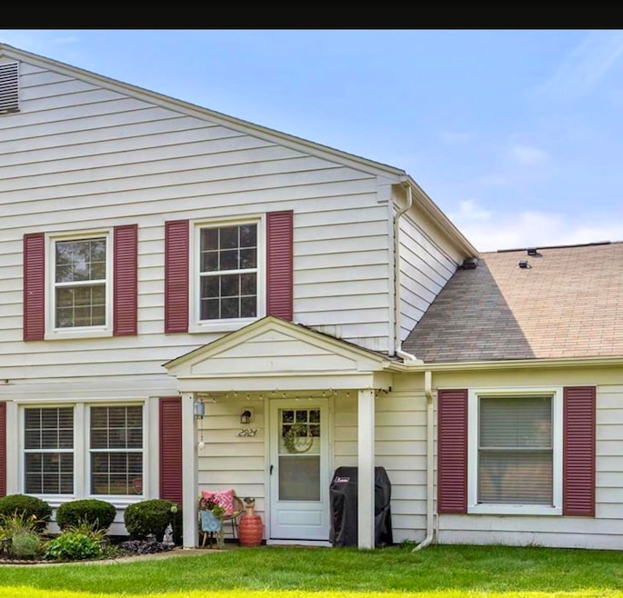 2924 Meadowbrook Ct, Lake Orion, MI 48360 - photo 1