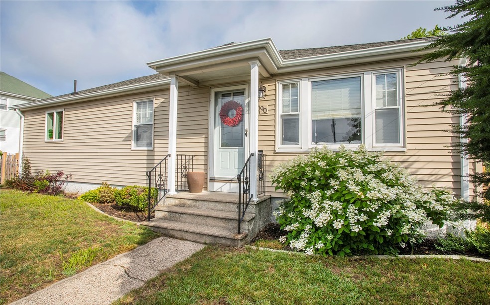 90 Exeter Ave, Pawtucket, RI 02860 - photo 1