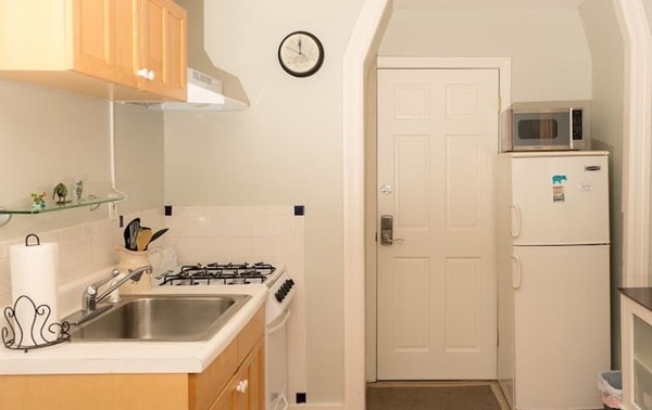 65 Pearl St unit 3, Cambridge, MA 02139 - photo 1