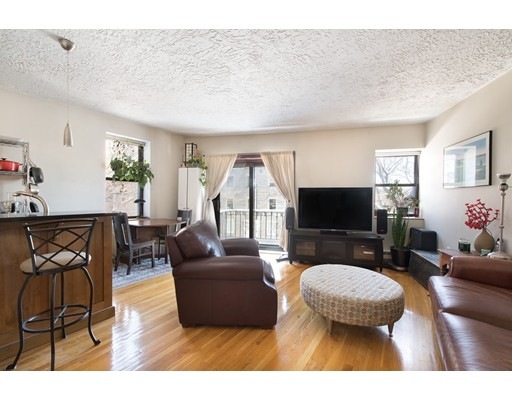 326-328 Commercial St unit 24, Boston, MA 02109 - photo 1