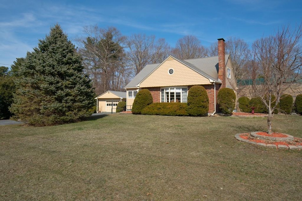 90 Worcester Rd, Webster, MA 01570 - photo 1