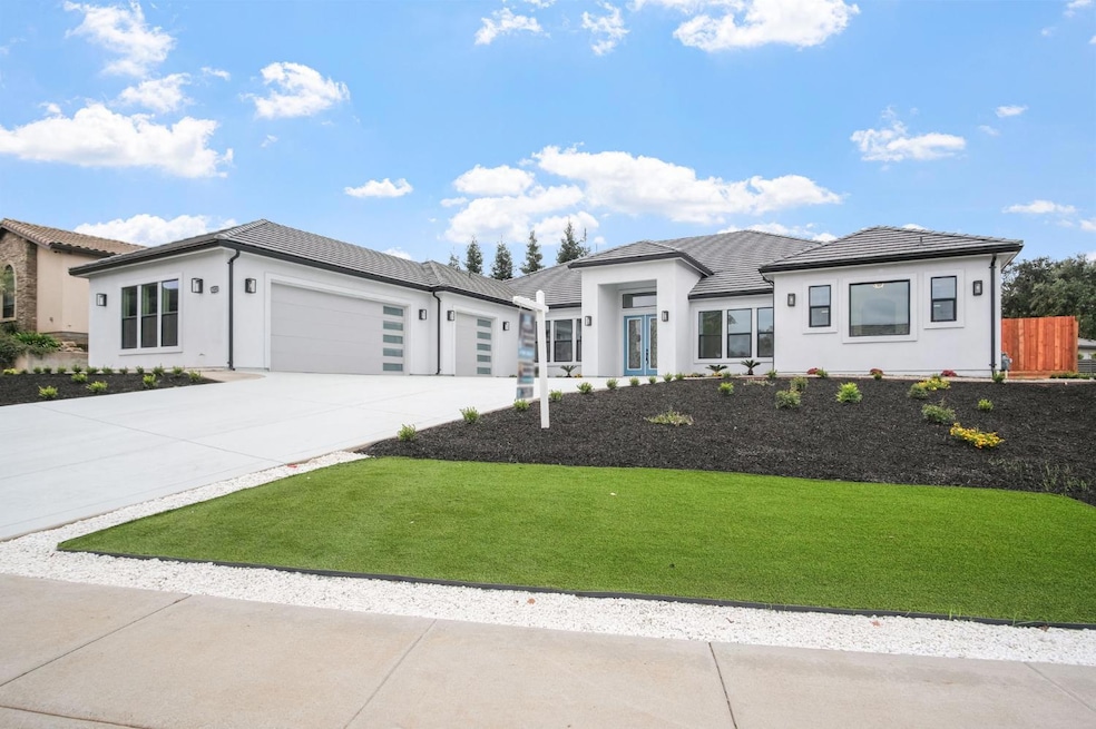 For Sale $1,599,999 • Co-Listing Agent