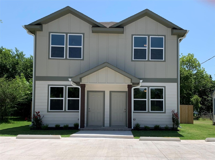 1036 Buck St unit A, Gainesville, TX 76240 - photo 1