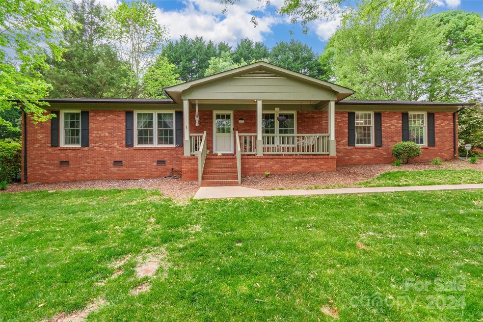 3321 Winchester Ln, Statesville, NC 28625 - photo 1