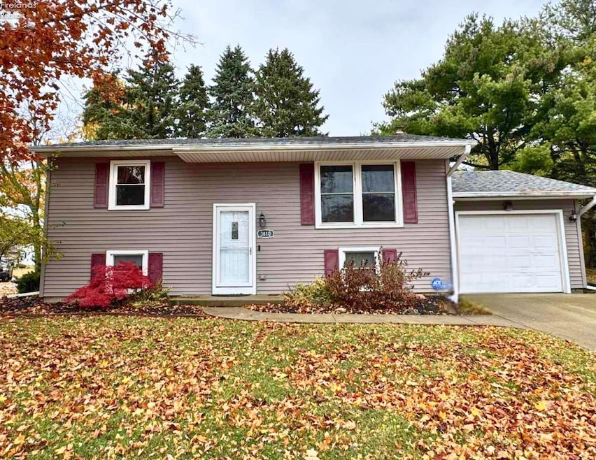 3810 Didion Dr, Sandusky, OH 44870 - photo 1