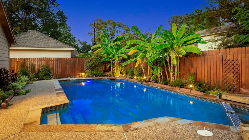 15710 Oxenford Dr, Tomball, TX 77377 - photo 1