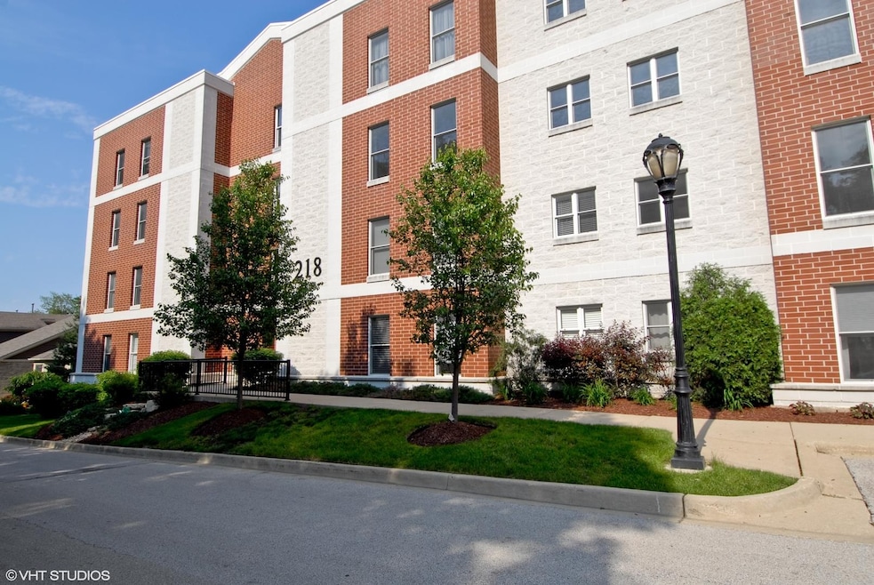 218 N Water St unit 101A, Batavia, IL 60510 - photo 1